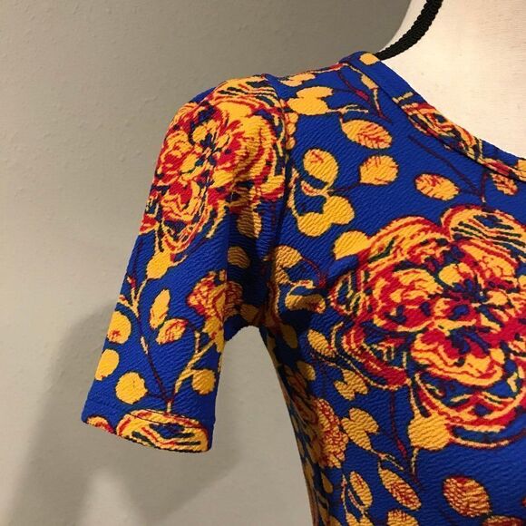 Gorgeous LuLaRoe floral print Amelia dress‎ - Picture 3 of 11